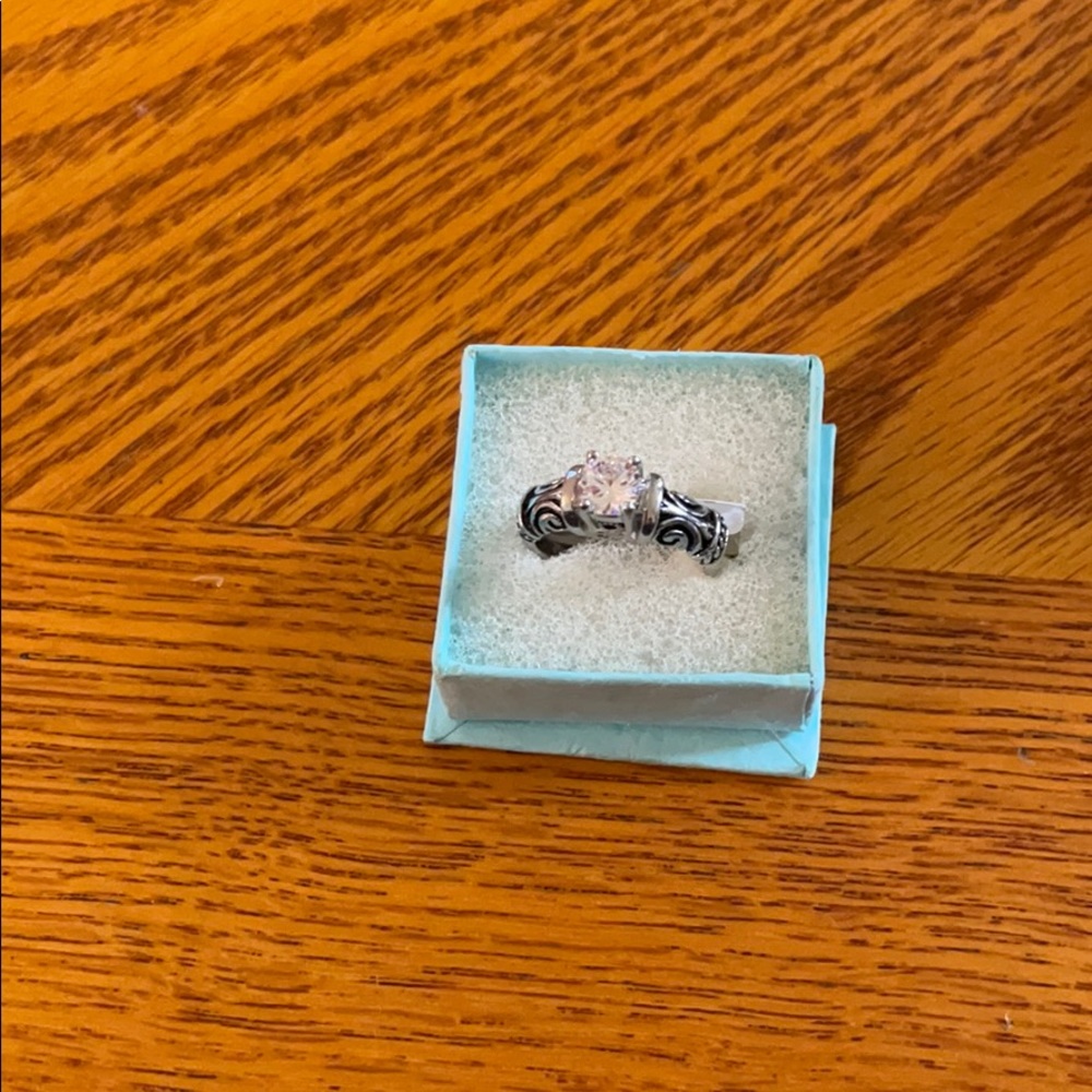Women’s ring.NWOT